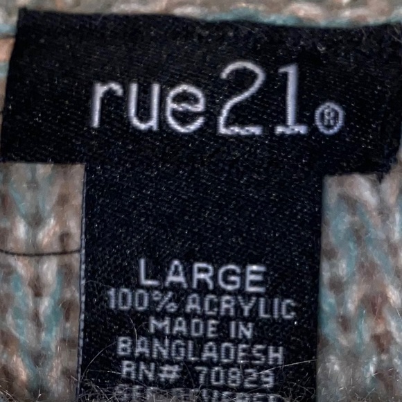 Colorful Multi-Tone Sweater - Picture 3 of 4